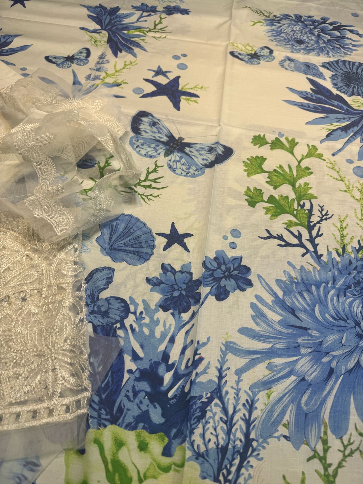 Maria B MPrint – Elegant Luxury Lawn Suit | Summer Chic 2025 Edition