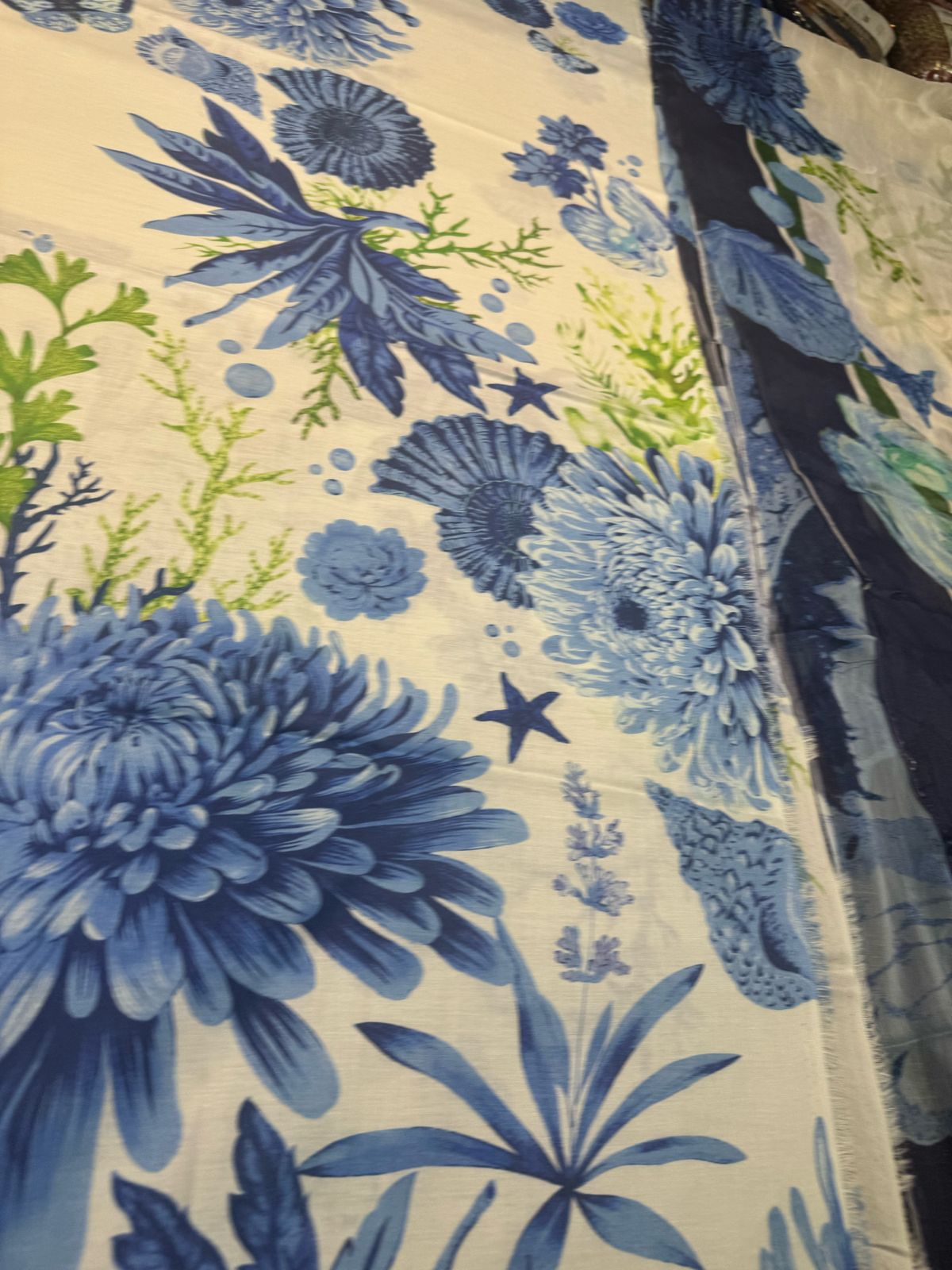 Maria B MPrint – Elegant Luxury Lawn Suit | Summer Chic 2025 Edition