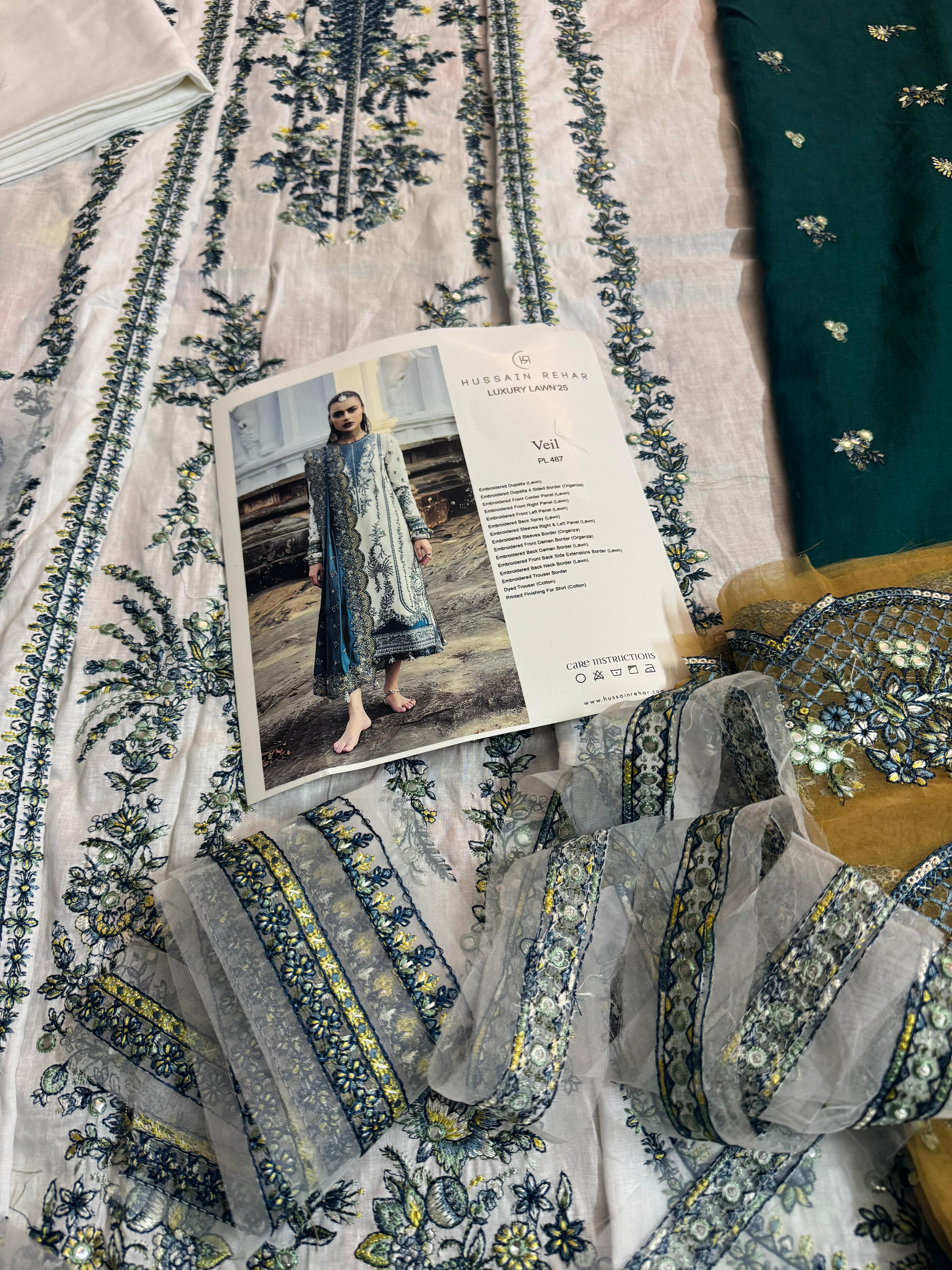 Hussain Rehar Luxury Lawn 2025 – Bold & Graceful Summer Statement Suit