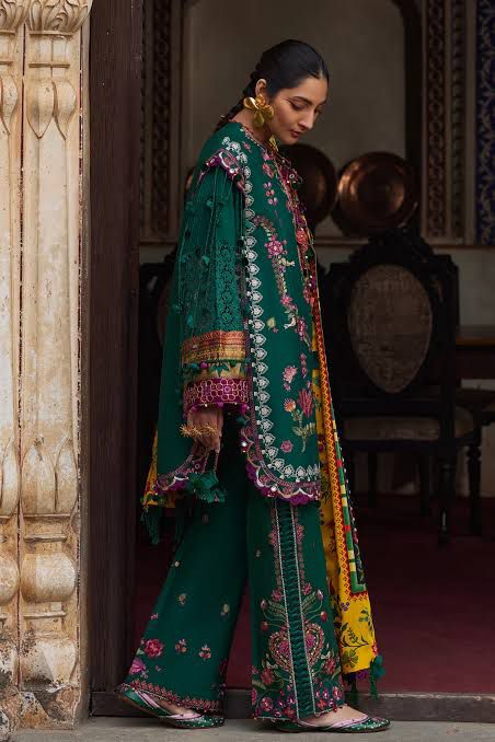 Elan Luxury Lawn – Emerald Garden Bloom | Summer Signature Edit