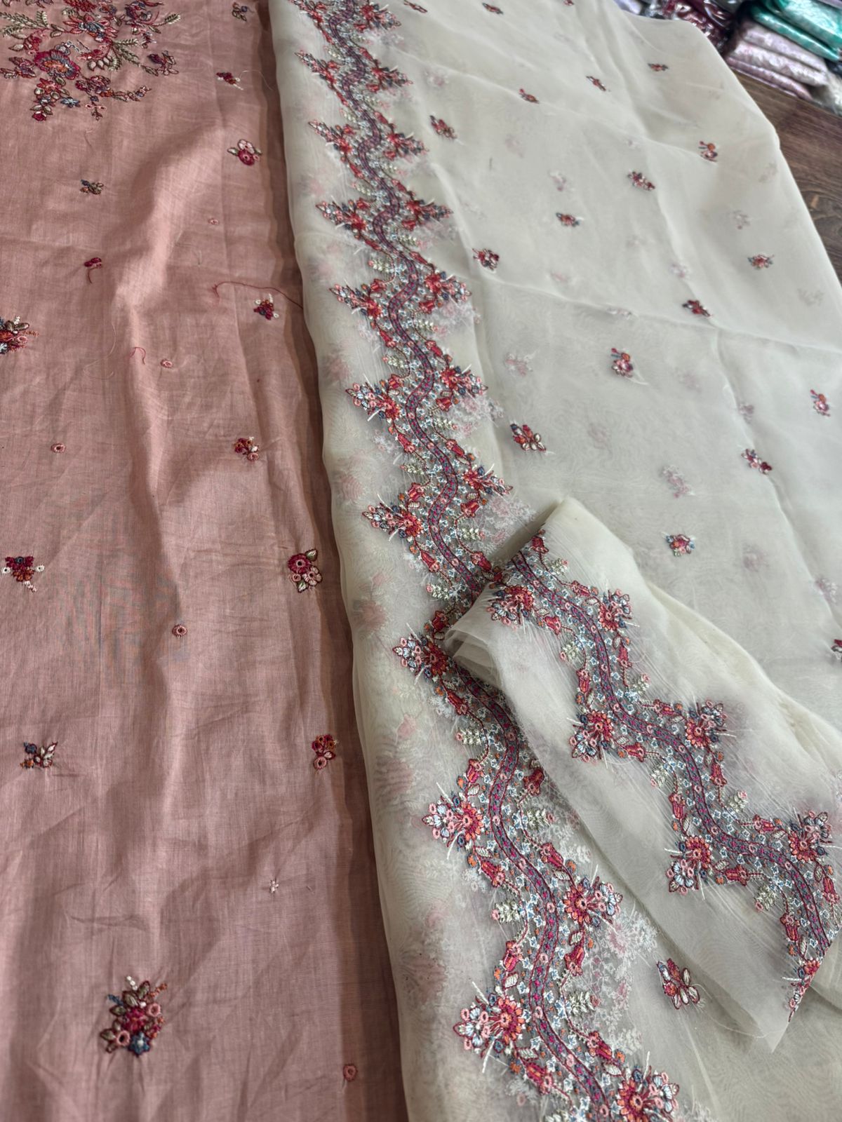 Hussain Rehar Luxury Lawn ’25 – Blush Bloom in Signature Pink Elegance