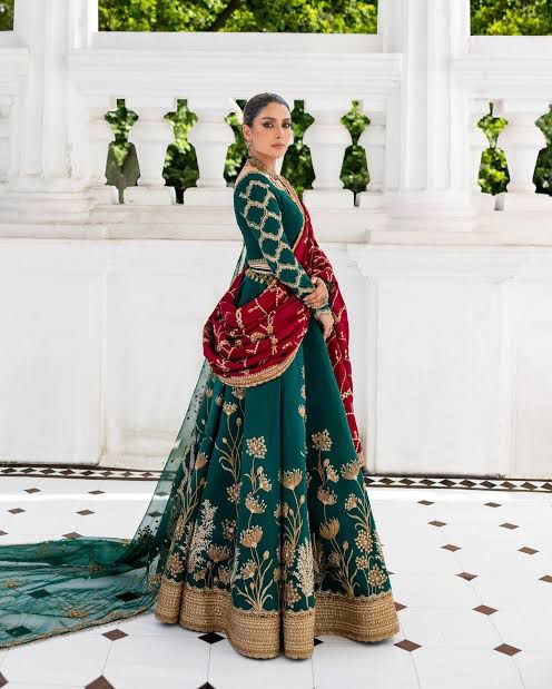 Erum Khan Emerald Green Bridal Chiffon – Elegant Lehenga Choli Wedding Edition