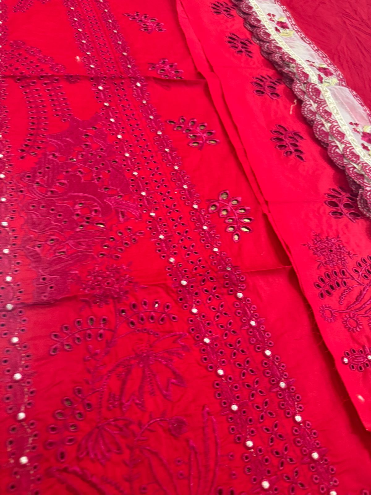 Saira Shakira Luxury Lawn – Crimson Bloom | Summer ’25 Elegance & Embroidered Grace