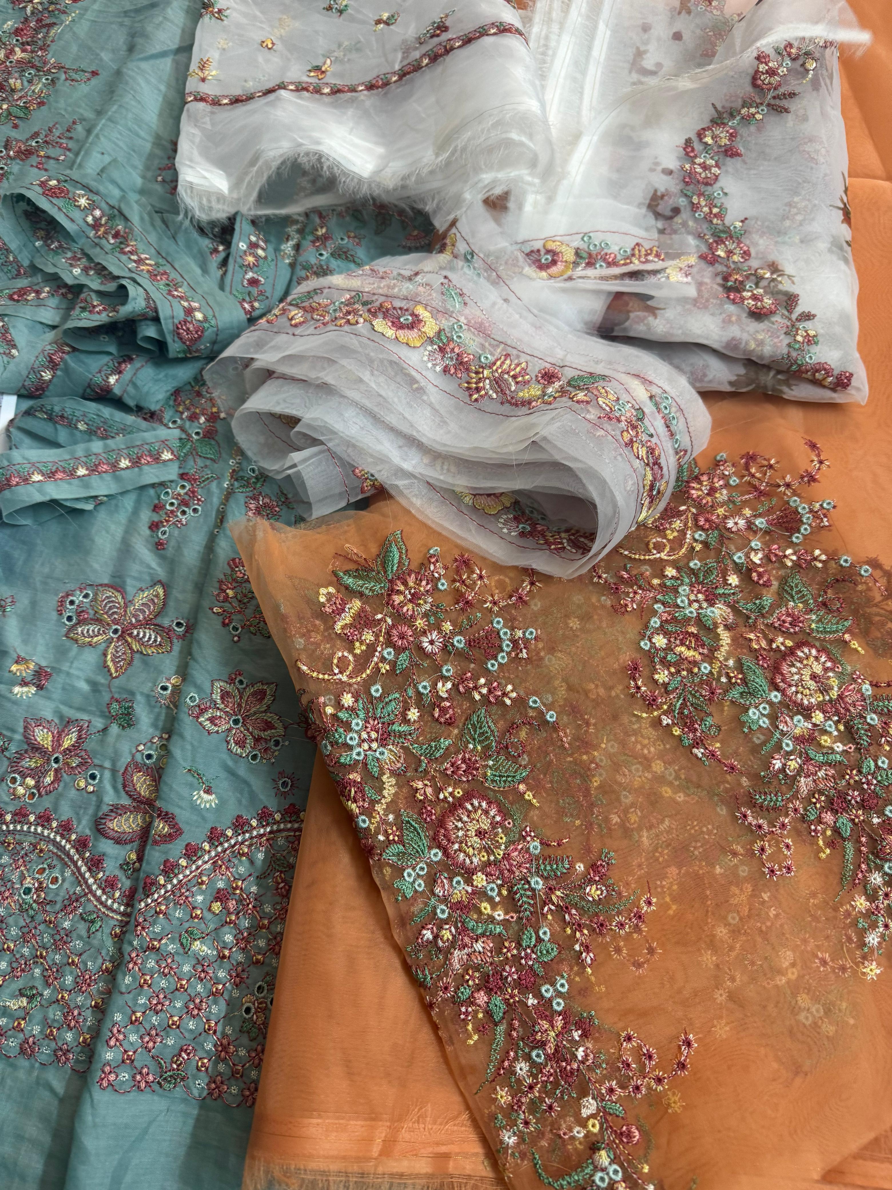 Hussain Rehar Luxury Lawn 2025 – Serene Bloom Embroidered Elegance