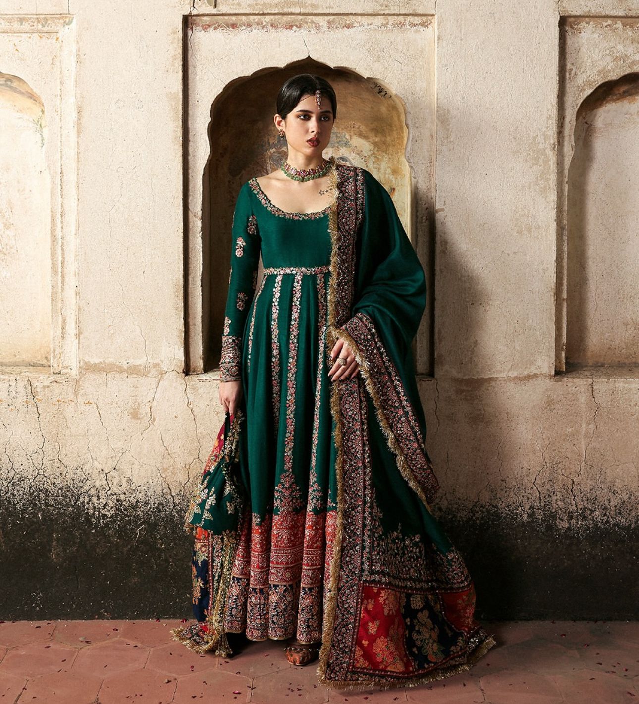 Hussain Rehar Massarat Meherunissa – Emerald Green Embroidered Raw Silk Formal Suit