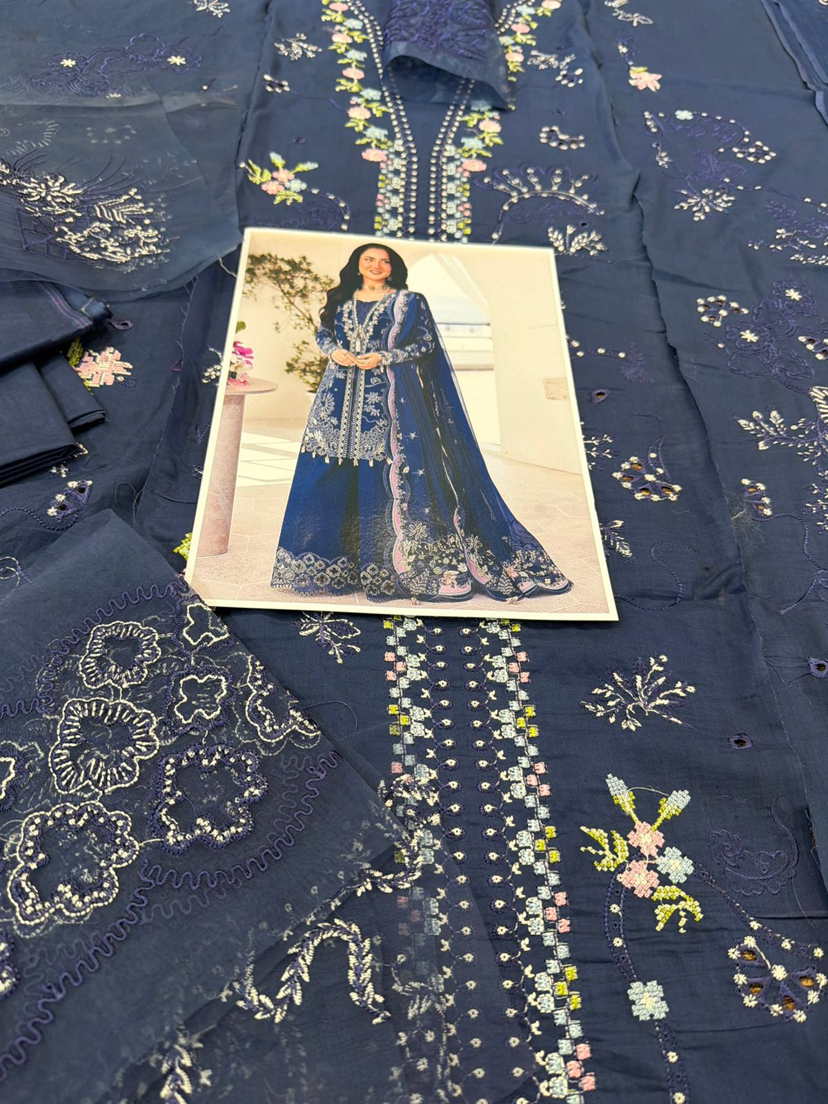 Qalamkar Luxury Chikankari Lawn | Embroidered Chiffon Dupatta Collection