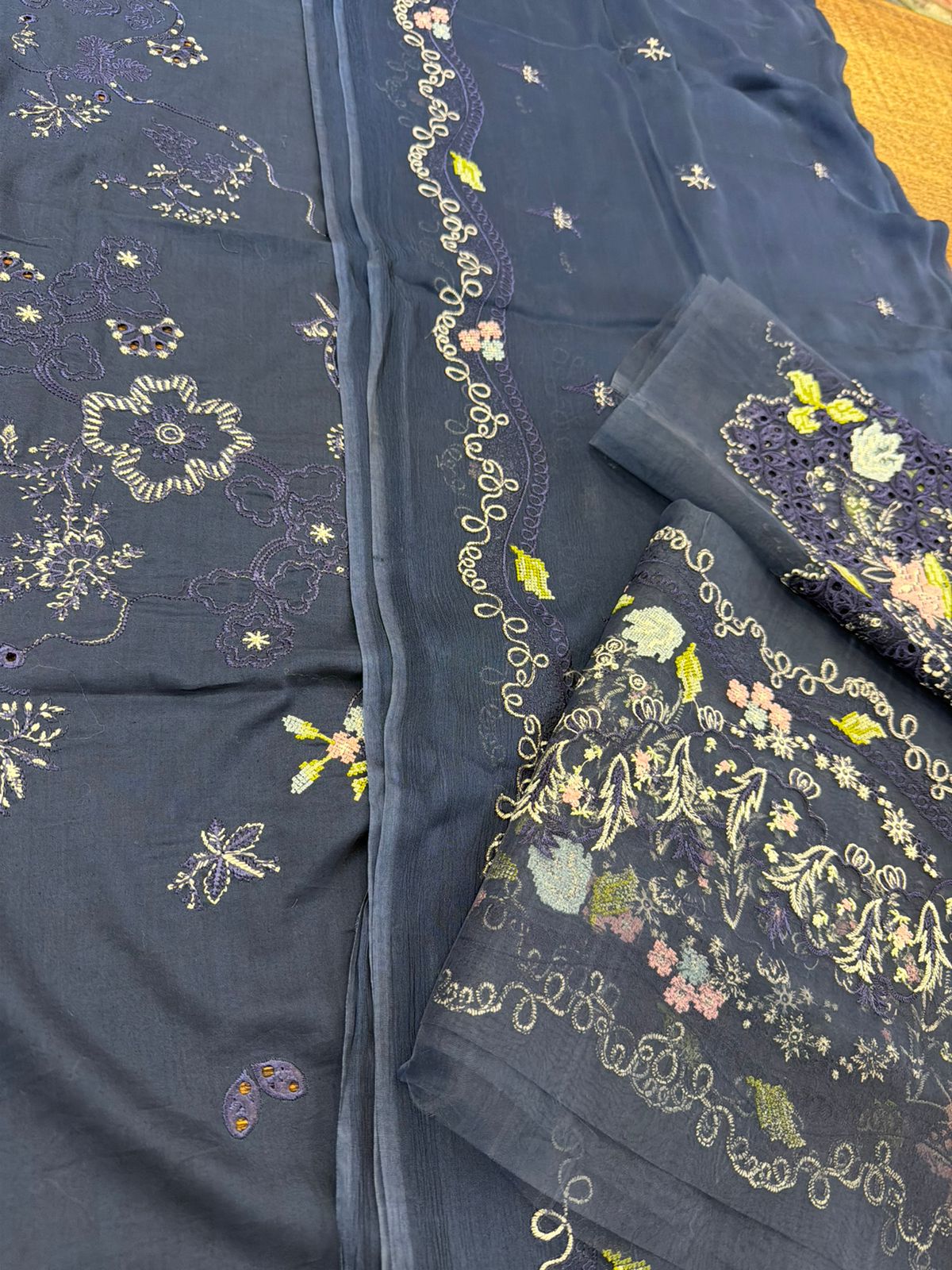 Qalamkar Luxury Chikankari Lawn | Embroidered Chiffon Dupatta Collection