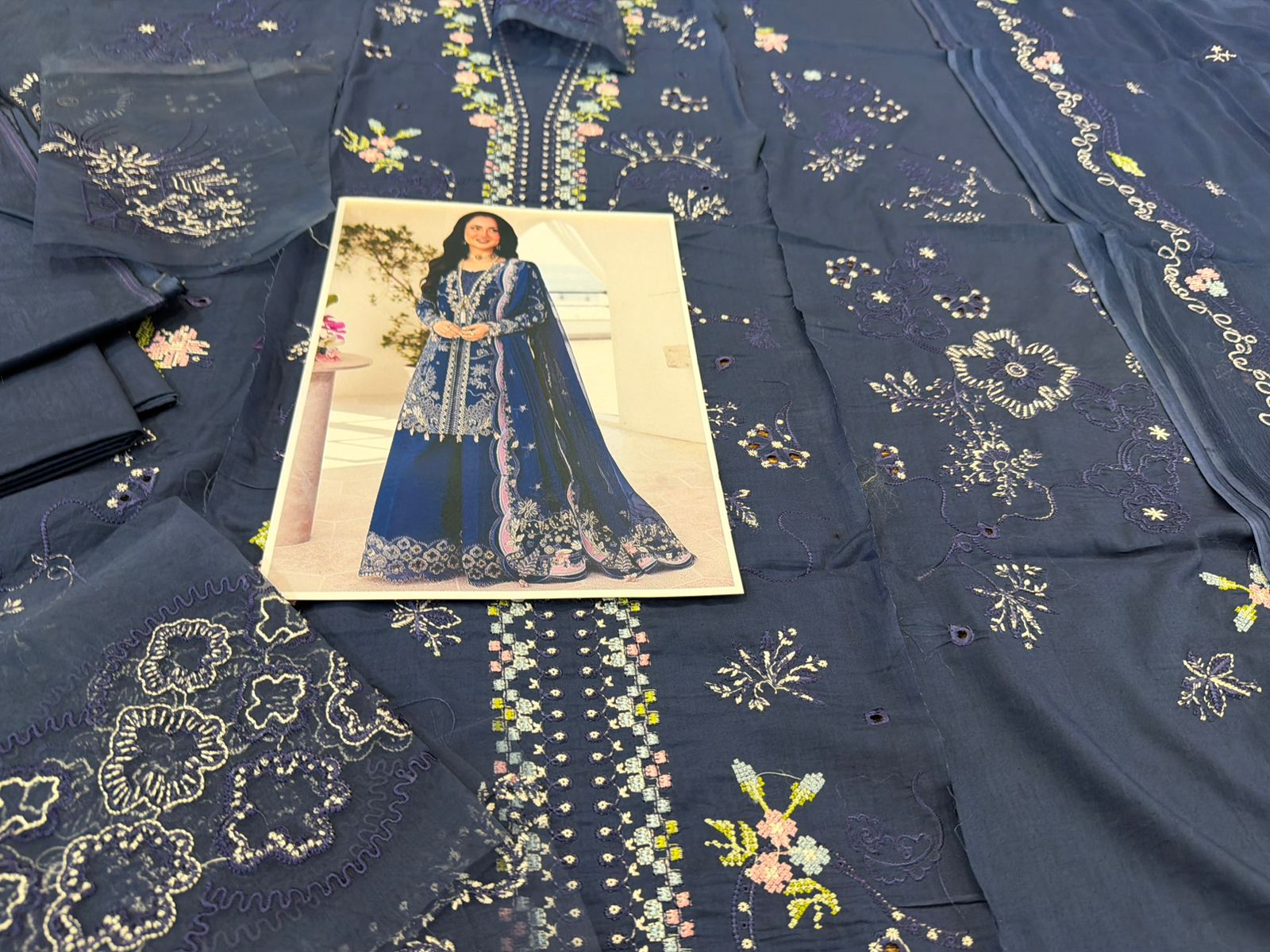 Qalamkar Luxury Chikankari Lawn | Embroidered Chiffon Dupatta Collection