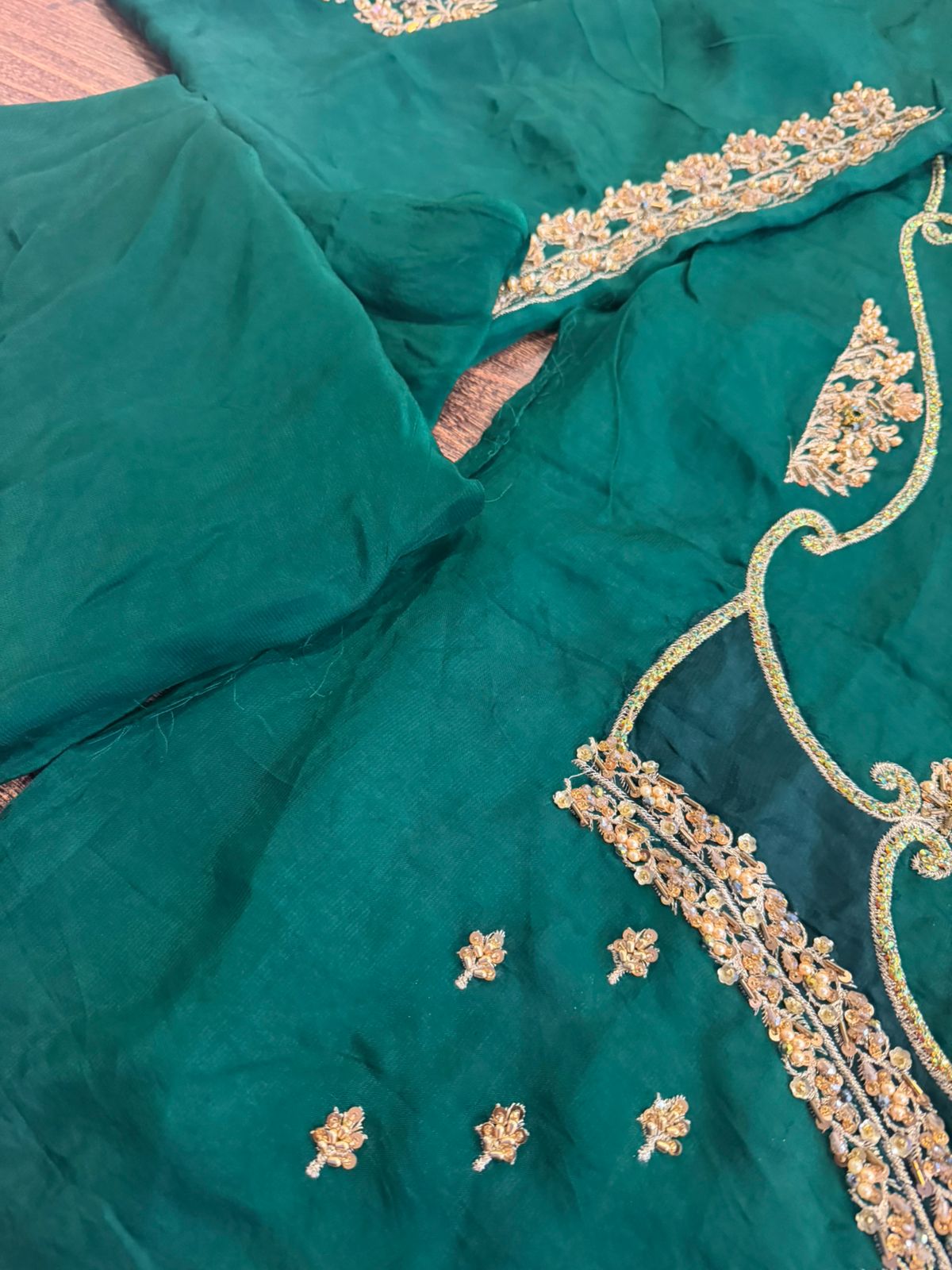 Wajahat Mansoor Inspired | Majestic Green Sheesha Silk Suit