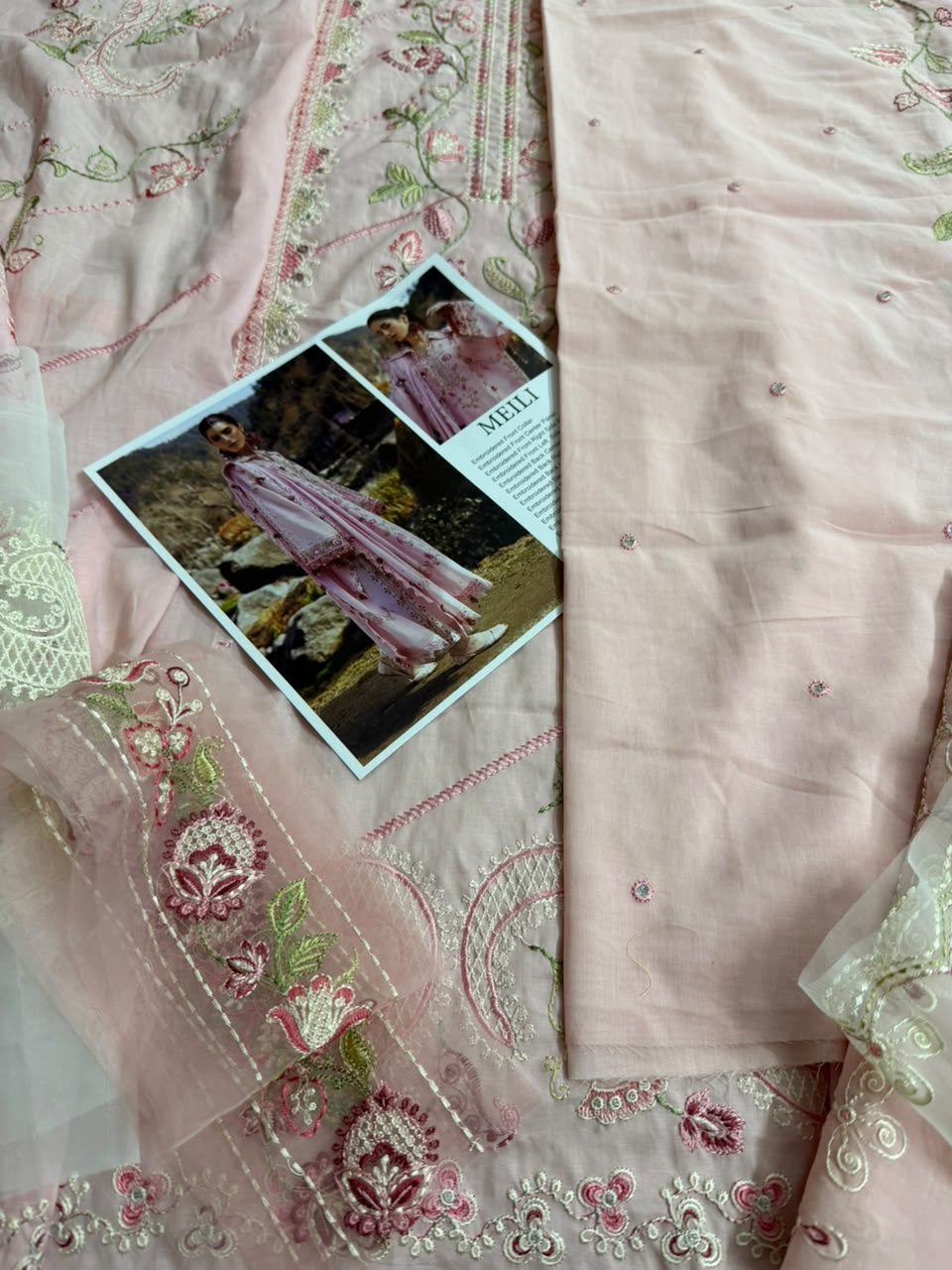 Zaha Pink Unstitched Luxury Summer Lawn 3 Piece Suit | Clothesforum
