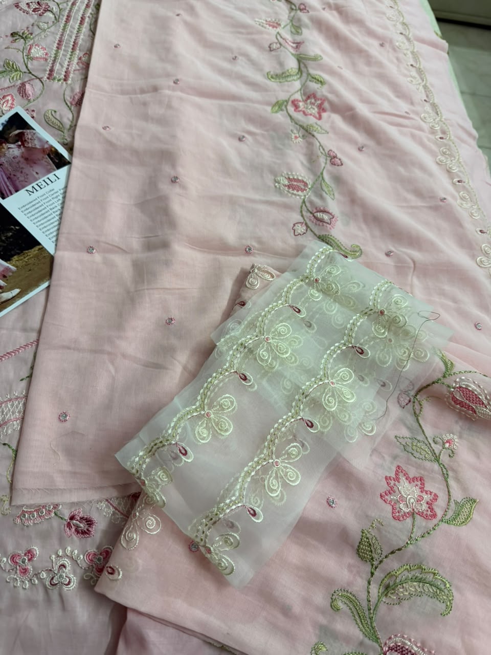 Zaha Pink Unstitched Luxury Summer Lawn 3 Piece Suit | Clothesforum