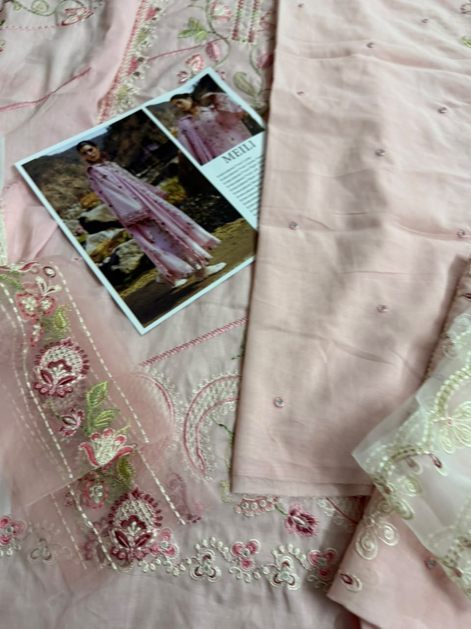 Zaha Pink Unstitched Luxury Summer Lawn 3 Piece Suit | Clothesforum